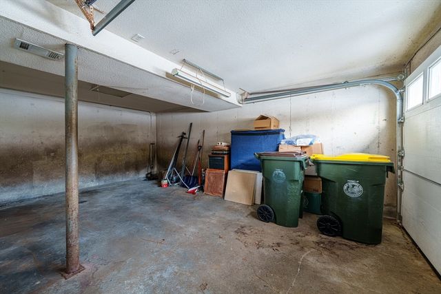 8 Apache Rd, Bellingham, MA 02019