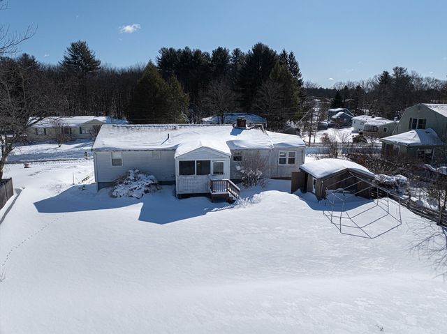8 Apache Rd, Bellingham, MA 02019