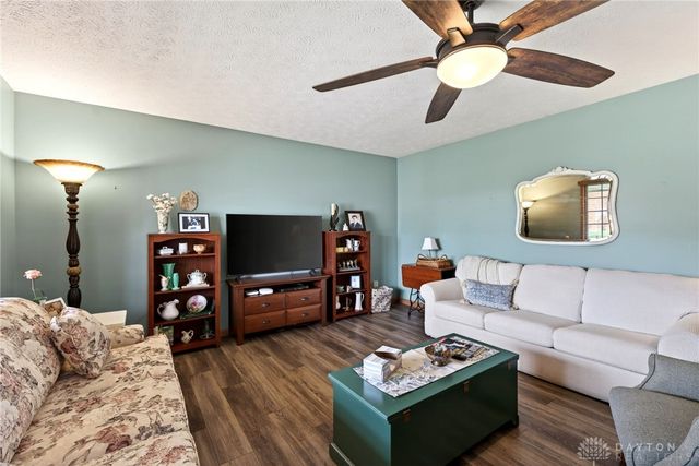 6668 Oakwood Lane, Huber Heights, OH 45424