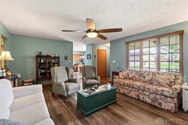 6668 Oakwood Lane, Huber Heights, OH 45424
