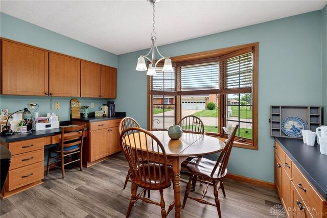 6668 Oakwood Lane, Huber Heights, OH 45424