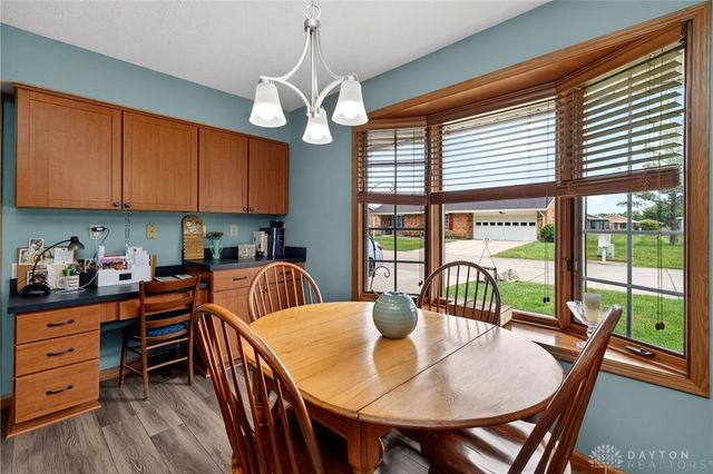 6668 Oakwood Lane, Huber Heights, OH 45424