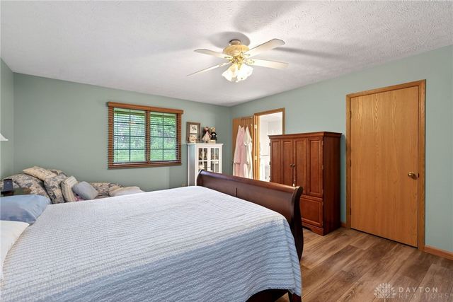 6668 Oakwood Lane, Huber Heights, OH 45424