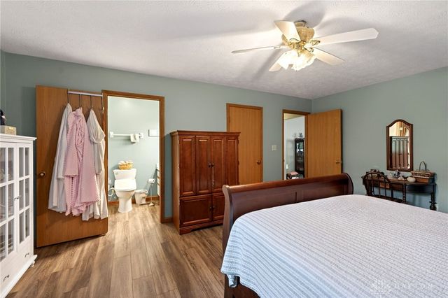6668 Oakwood Lane, Huber Heights, OH 45424