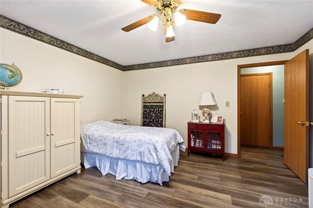 6668 Oakwood Lane, Huber Heights, OH 45424