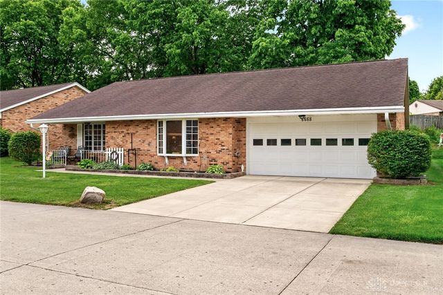 6668 Oakwood Lane, Huber Heights, OH 45424