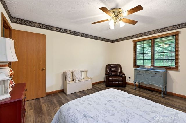 6668 Oakwood Lane, Huber Heights, OH 45424