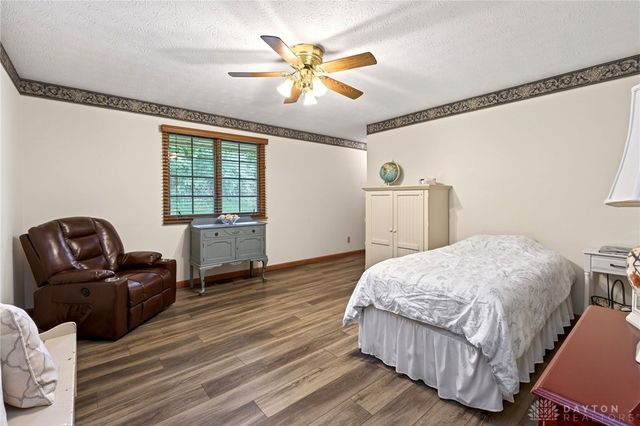 6668 Oakwood Lane, Huber Heights, OH 45424