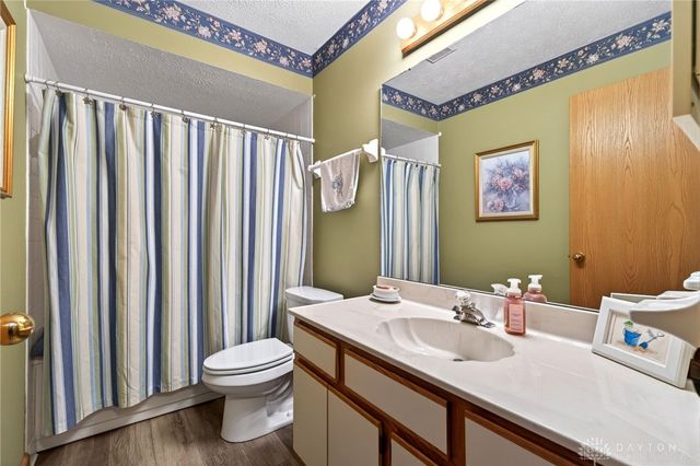 6668 Oakwood Lane, Huber Heights, OH 45424