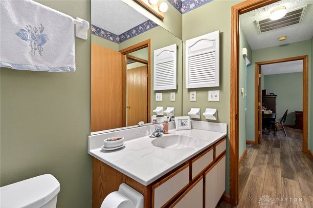 6668 Oakwood Lane, Huber Heights, OH 45424