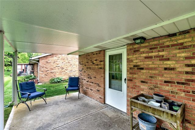 6668 Oakwood Lane, Huber Heights, OH 45424