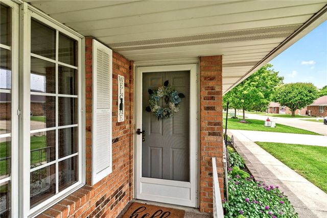 6668 Oakwood Lane, Huber Heights, OH 45424