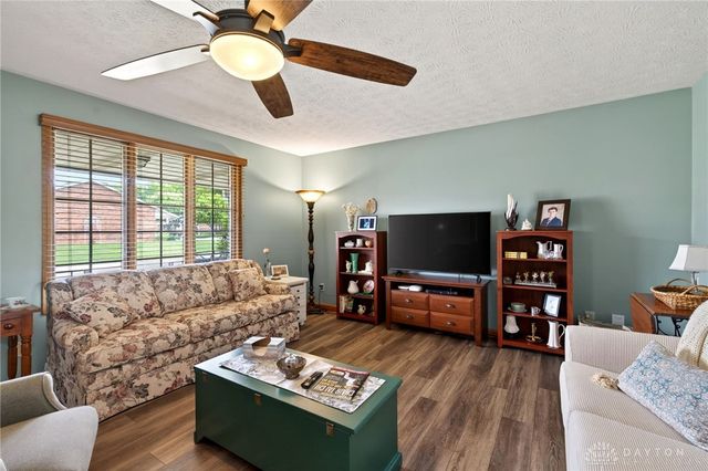 6668 Oakwood Lane, Huber Heights, OH 45424