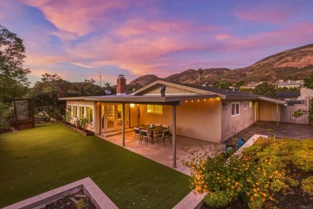 7416 Rowena Street, San Diego, CA 92119