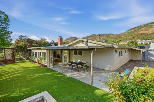 7416 Rowena Street, San Diego, CA 92119