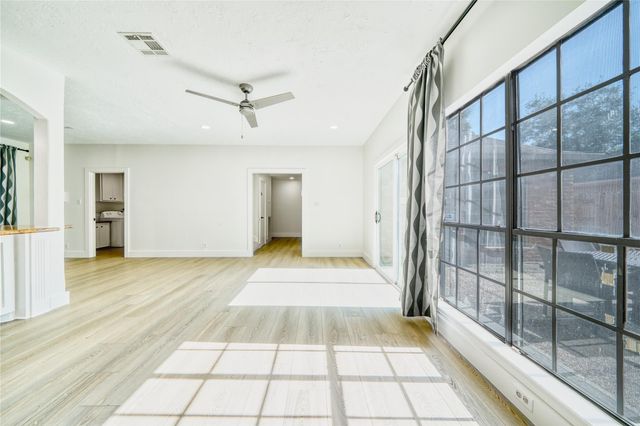 8006 Albin Lane, Houston, TX 77071