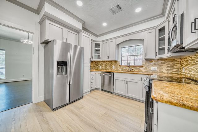 8006 Albin Lane, Houston, TX 77071