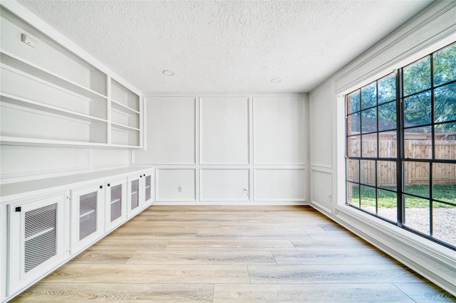 8006 Albin Lane, Houston, TX 77071