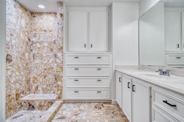 8006 Albin Lane, Houston, TX 77071