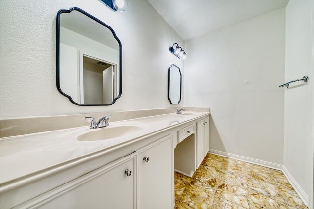8006 Albin Lane, Houston, TX 77071