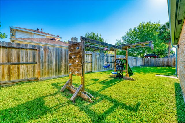 8006 Albin Lane, Houston, TX 77071