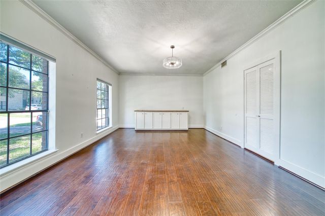 8006 Albin Lane, Houston, TX 77071