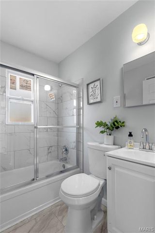 225 S Saint Charles Street, Florissant, MO 63031