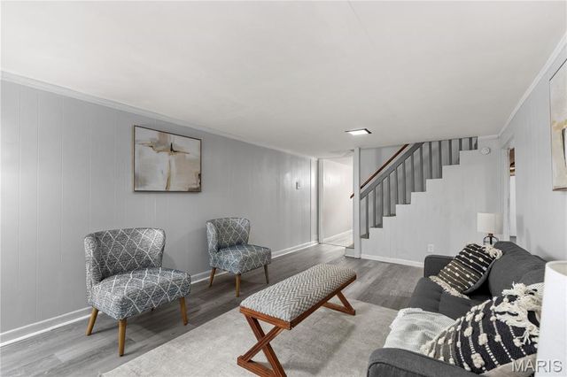 225 S Saint Charles Street, Florissant, MO 63031