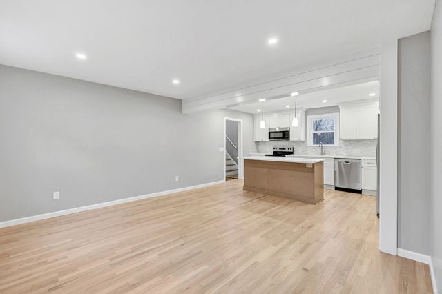 19 Good Hill Road, Oxford, CT 06478