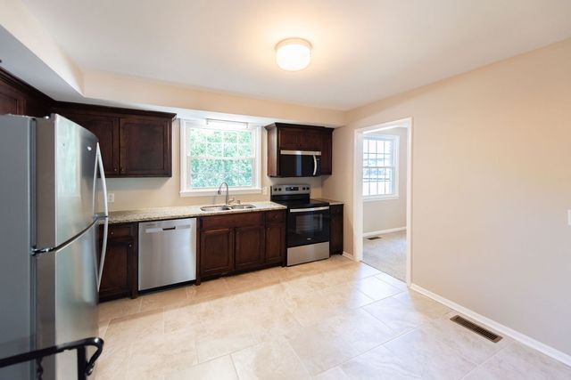 204 Bonnaridge Dr, Hermitage, TN 37076