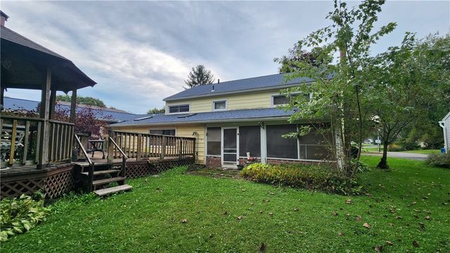 88 Thorncliff Road, Ogden, NY 14559
