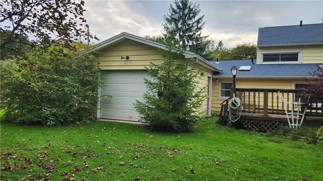 88 Thorncliff Road, Ogden, NY 14559