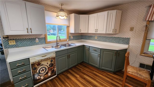 88 Thorncliff Road, Ogden, NY 14559