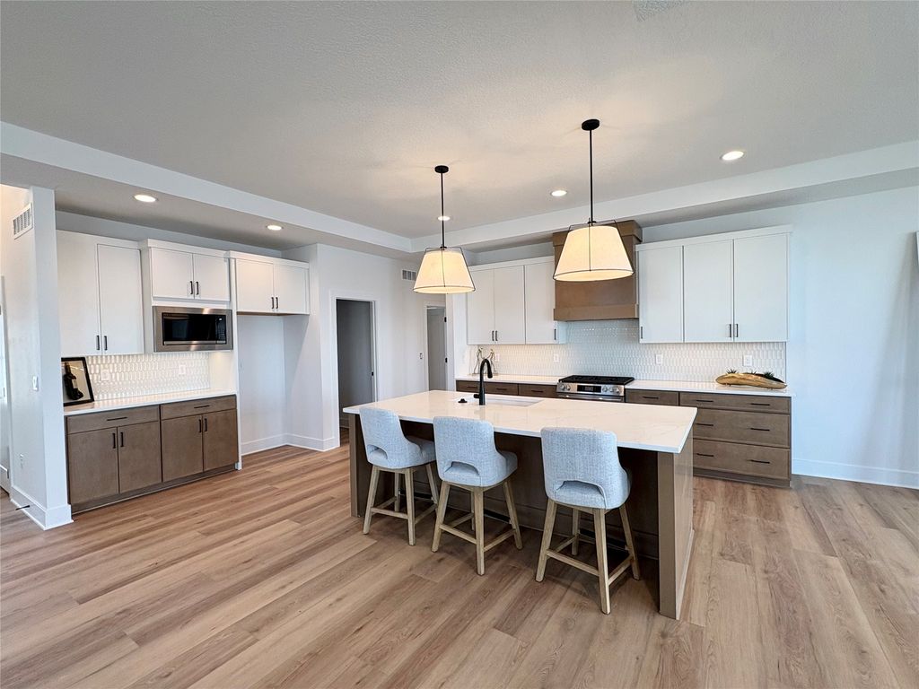 280 NW Woodmoor Drive, Waukee, IA 50263