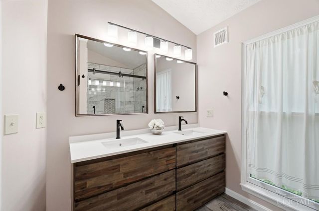 6910 Rushwood Court, West Chester, OH 45241
