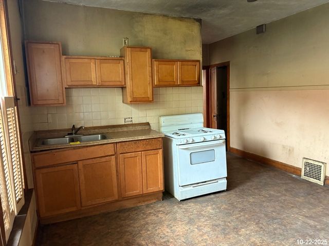 12219 S Emerald Avenue, Chicago, IL 60628