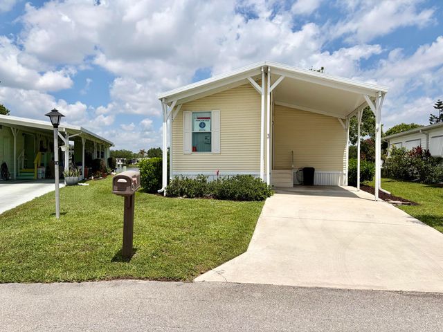 3 San Pablo Lane, Port St. Lucie, Port St Lucie, FL 34952