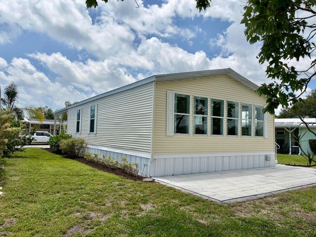 3 San Pablo Lane, Port St. Lucie, Port St Lucie, FL 34952