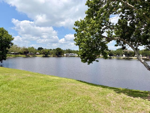 3 San Pablo Lane, Port St. Lucie, Port St Lucie, FL 34952