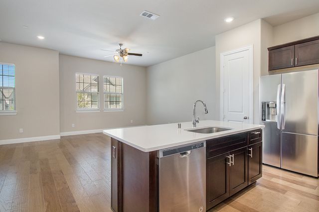 315 Ferndale Street, Lewisville, TX 75056