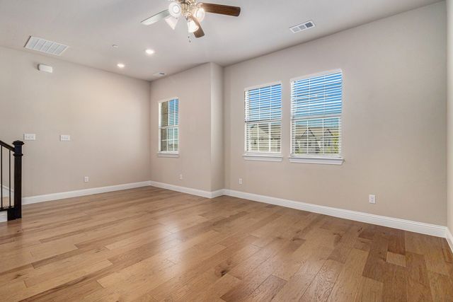 315 Ferndale Street, Lewisville, TX 75056