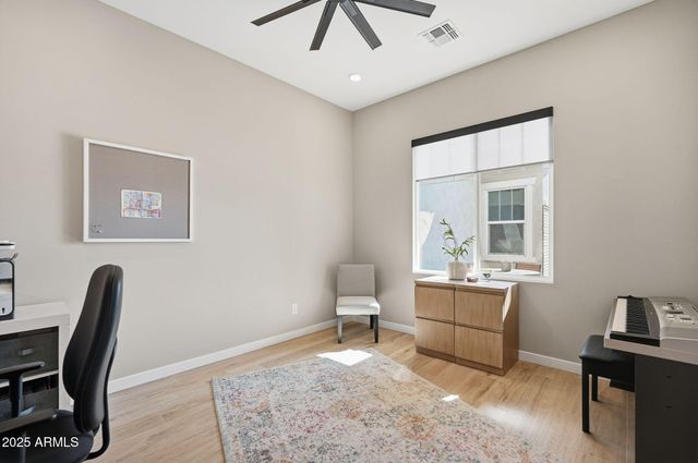 13668 W HACKAMORE Drive, Peoria, AZ 85383