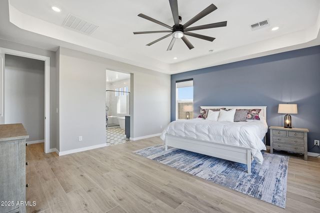 13668 W HACKAMORE Drive, Peoria, AZ 85383