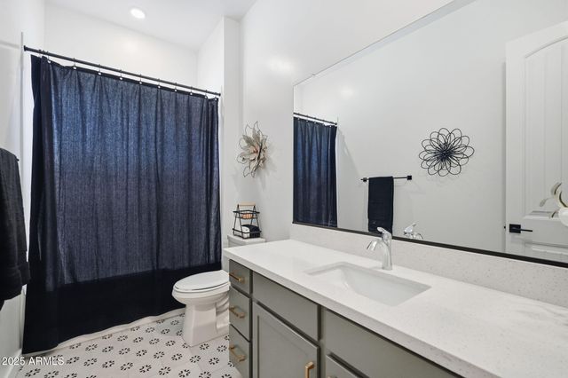 13668 W HACKAMORE Drive, Peoria, AZ 85383