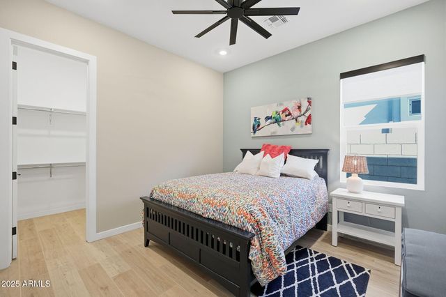 13668 W HACKAMORE Drive, Peoria, AZ 85383