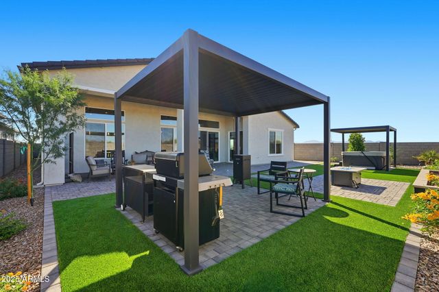 13668 W HACKAMORE Drive, Peoria, AZ 85383