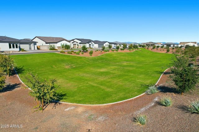 13668 W HACKAMORE Drive, Peoria, AZ 85383