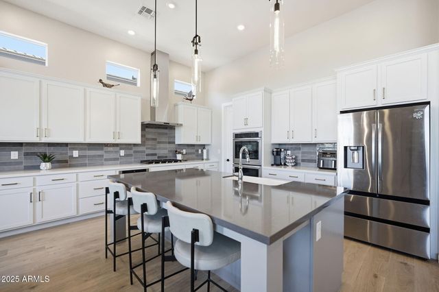 13668 W HACKAMORE Drive, Peoria, AZ 85383