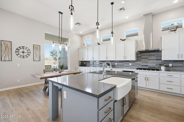 13668 W HACKAMORE Drive, Peoria, AZ 85383