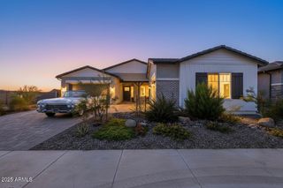 13668 W HACKAMORE Drive, Peoria, AZ 85383